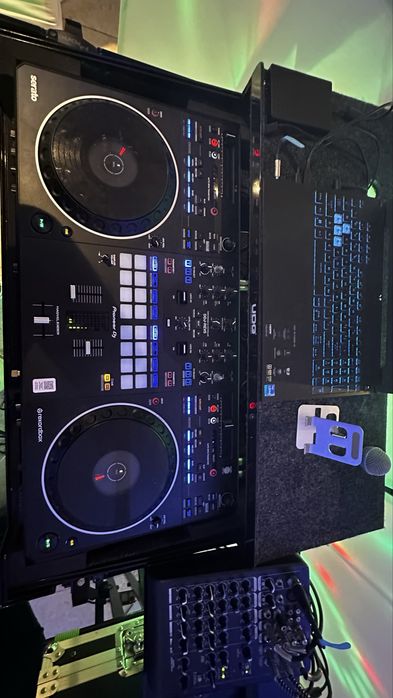 Vând Pioneer DDJ-REV5 + Case UDG – stare foarte bună