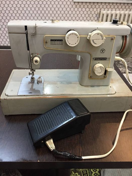 Швейная машинка Подольск 142