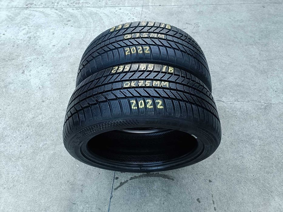 Doua anvelope de iarna 235 45 18 continental wintercontact TS870P