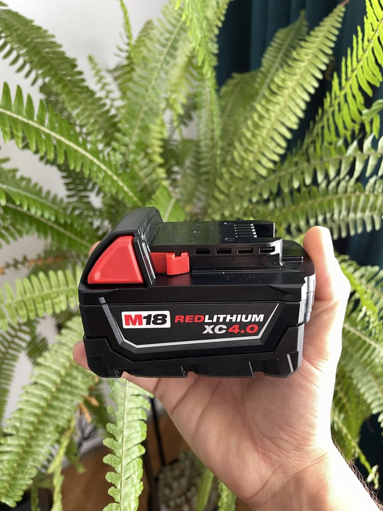 Комплект акумулаторни винтоверти  MILWAUKEE 18V
