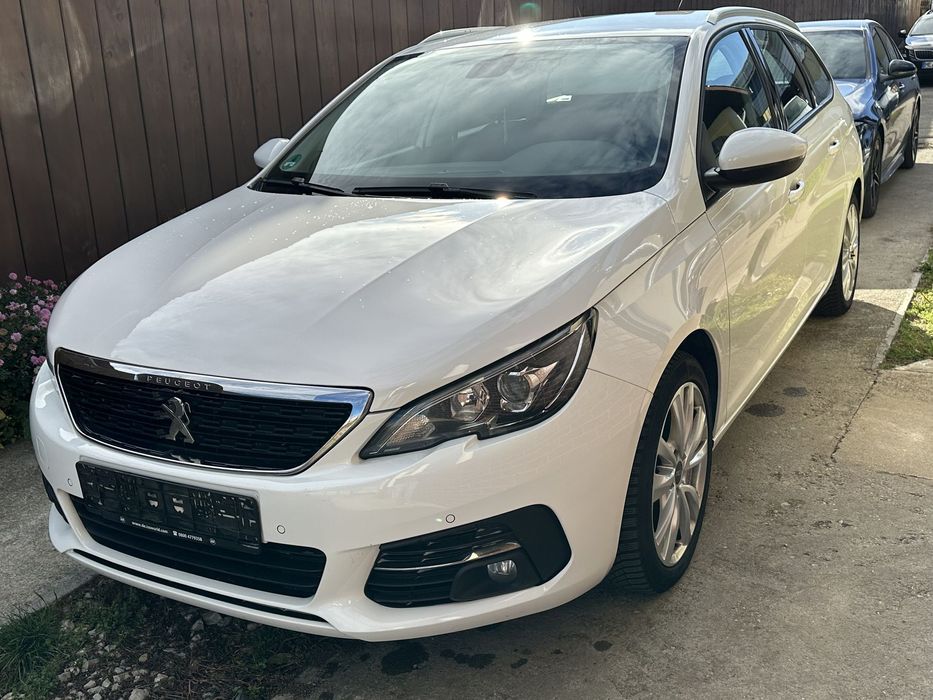 Peugeot 308 NAVI,Carlig remorcare,LED,Senzori parcare fata/spate