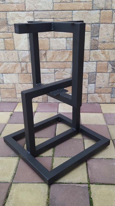 Стойка за маса