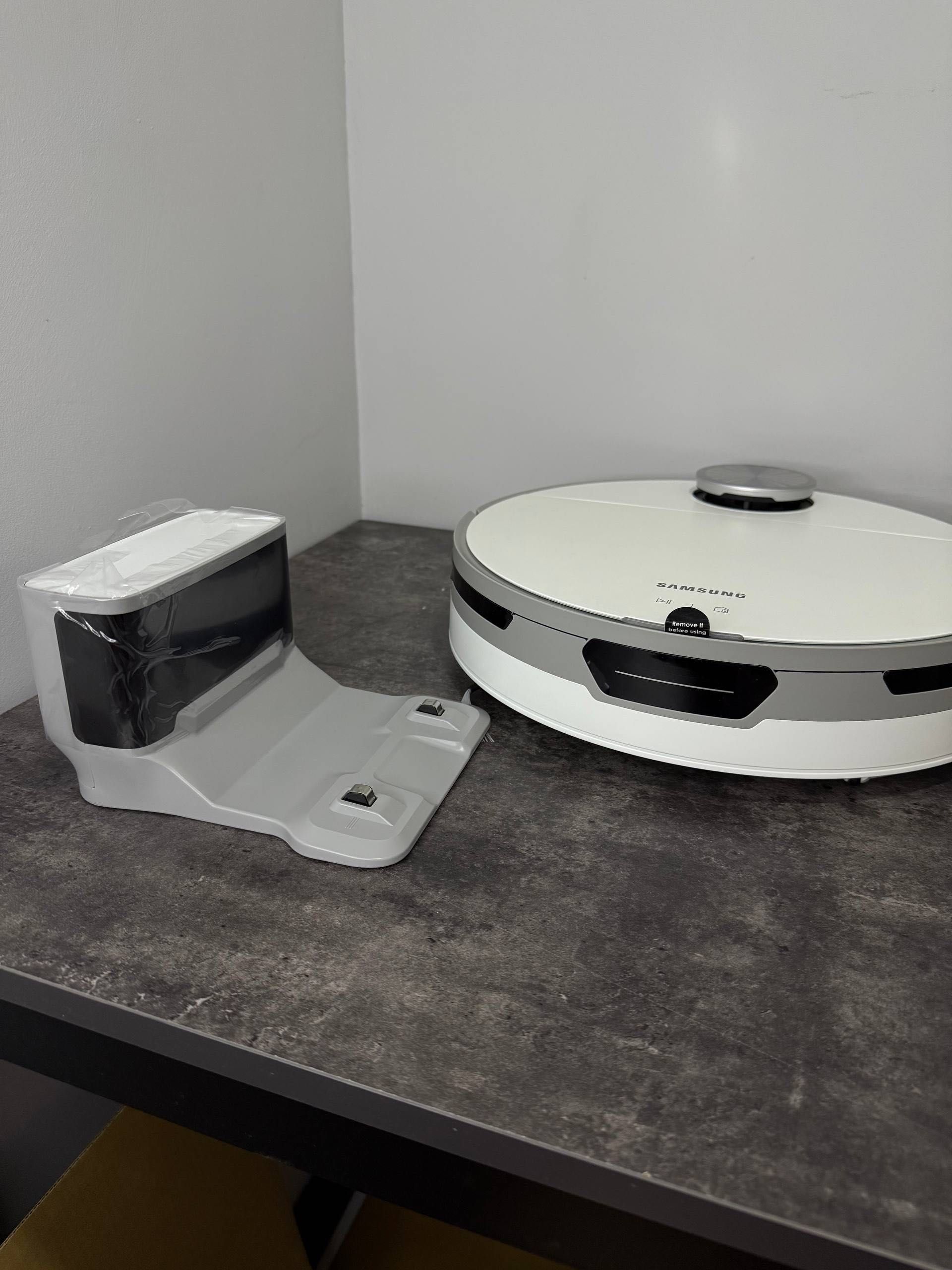 Робот пылесос Samsung VR30T80313W