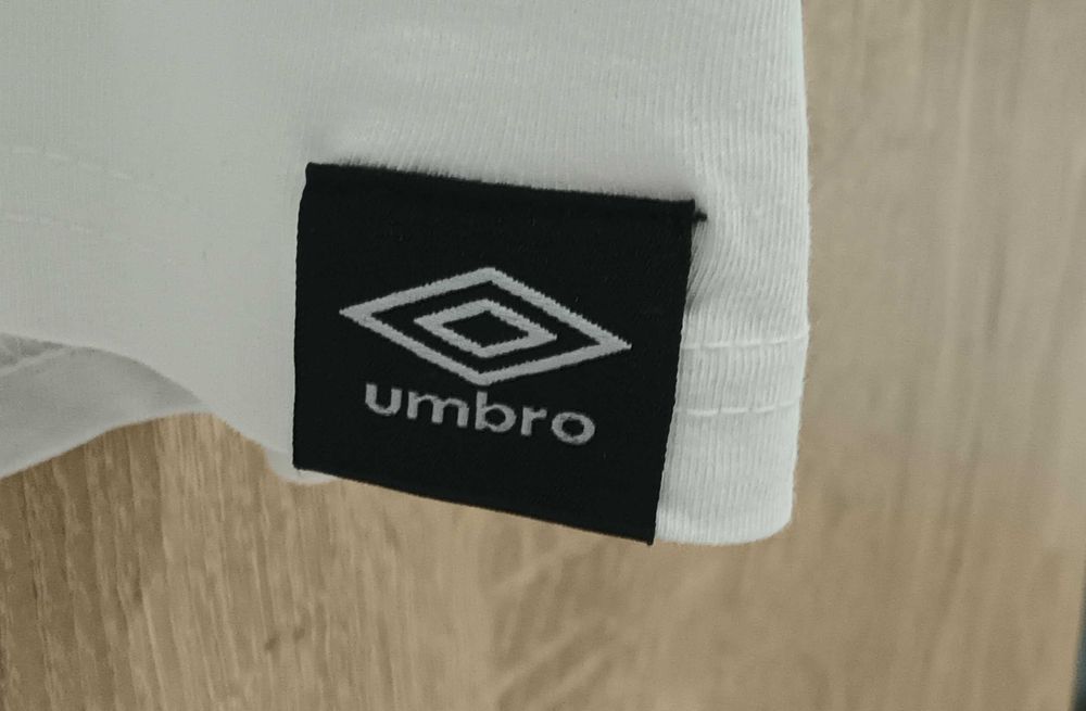 Чисто нова оригинална тениска фланелка Umbro FTBL Fan размер XL Умбро