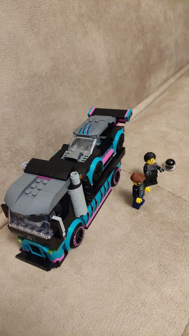 LEGO® City 60406 - Състезателна кола и камион автовоз
