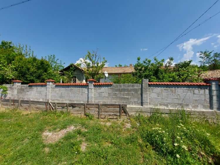 Продава се Къща в с. Алваново, Област Търговище - 100 кв.м за 199 €/кв.м - Снимка #2