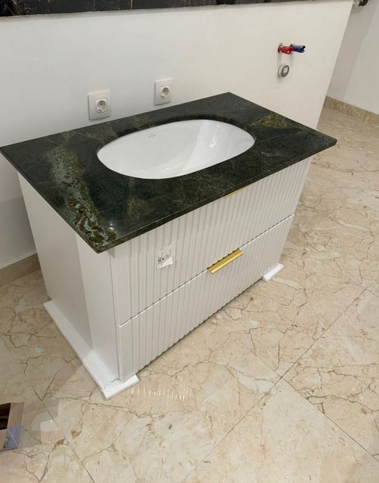 Mobilier baie chiuvetă blat din granit verde lavoar Villeroy Boch nou