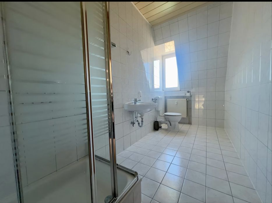 Proprietar vand cladire cu 5 apartamente in Germania orasul Plauen