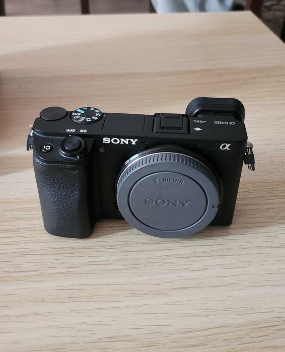 Продавам Sony a6400 (тяло) : в отлично състояние, почти неизползвана
