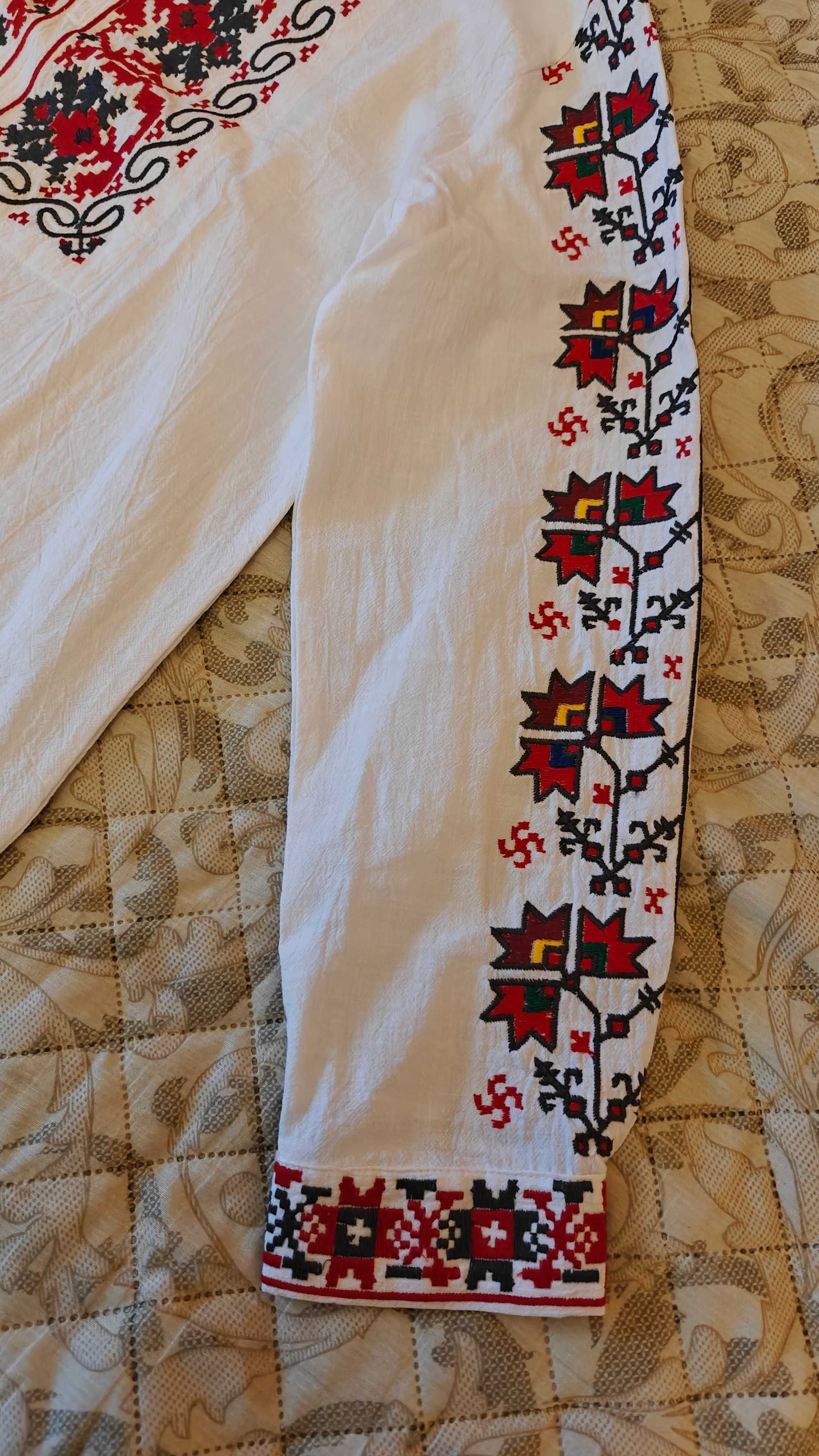 Риза от фолклорна носия