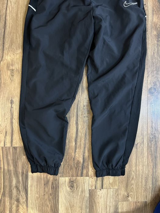 Nike Academy size L