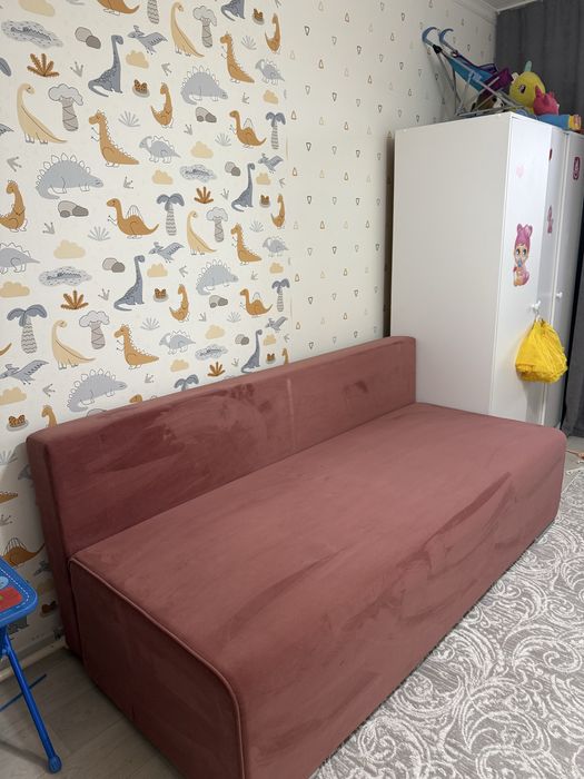 Продам диван в хорошем состоянии, самовывоз , район достык