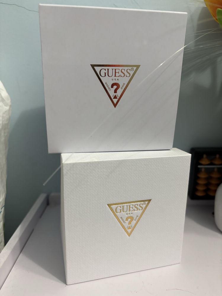 Кутия/калъф за очила Polaroid и Guess,калъф/кутия за часовник Guess