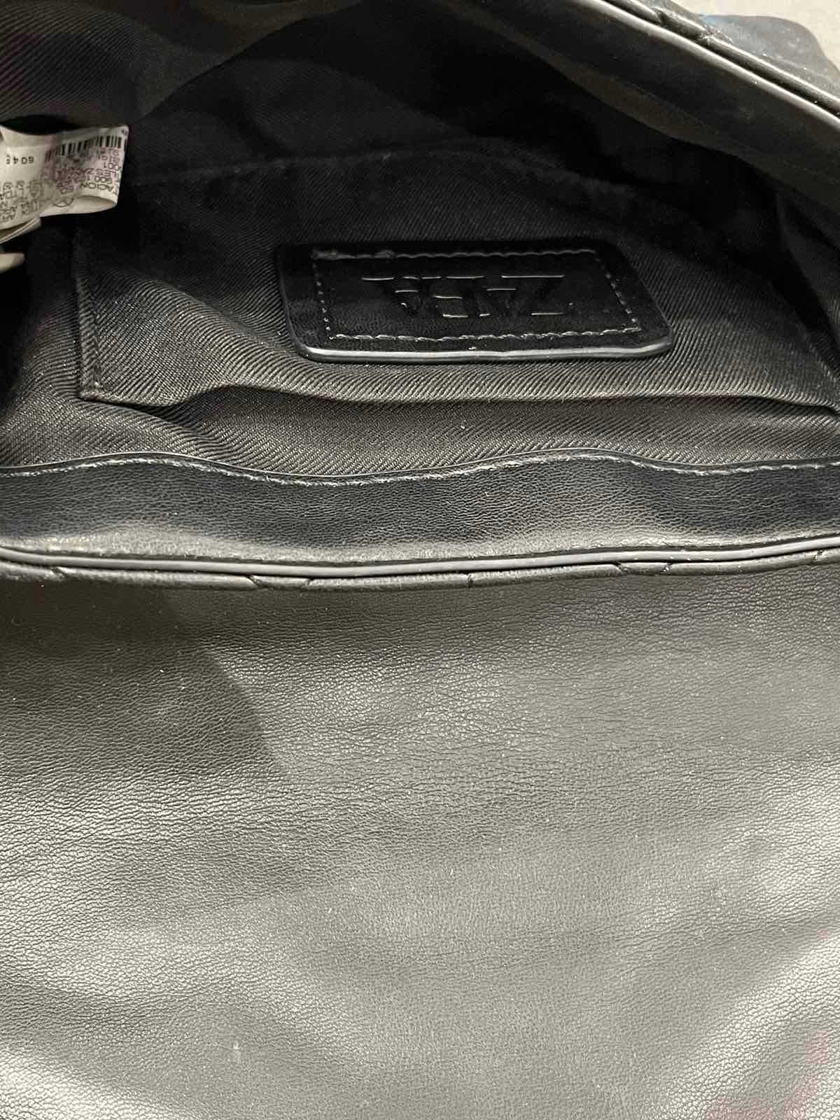Малка черна чанта Zara