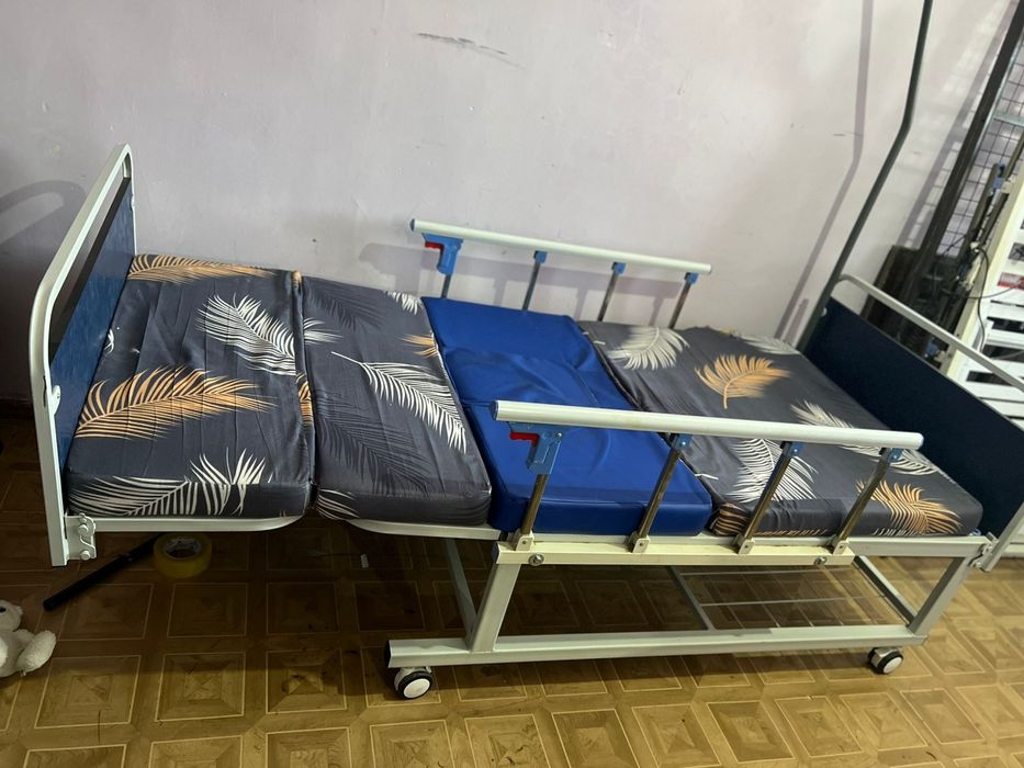 Медецинская кровать многофункциональный