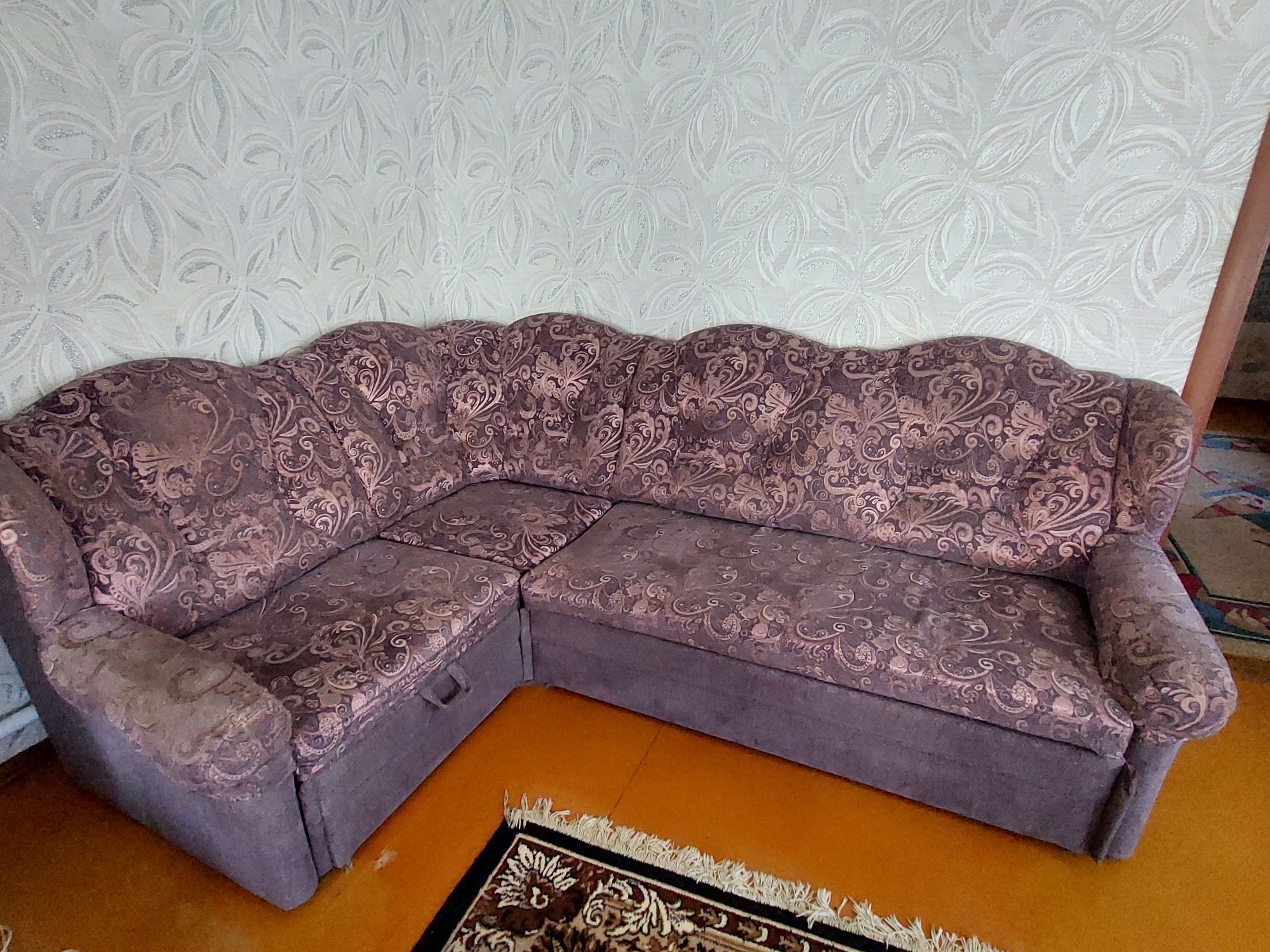 Угловой диван с креслом