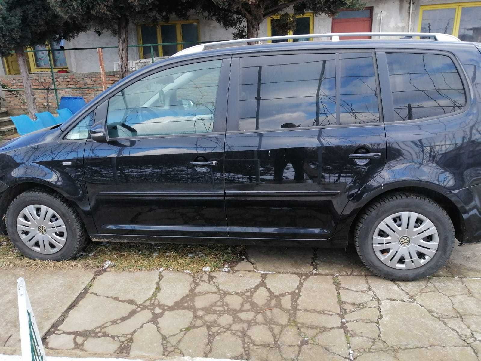 Vand VW Touran 2014 diesel Negru