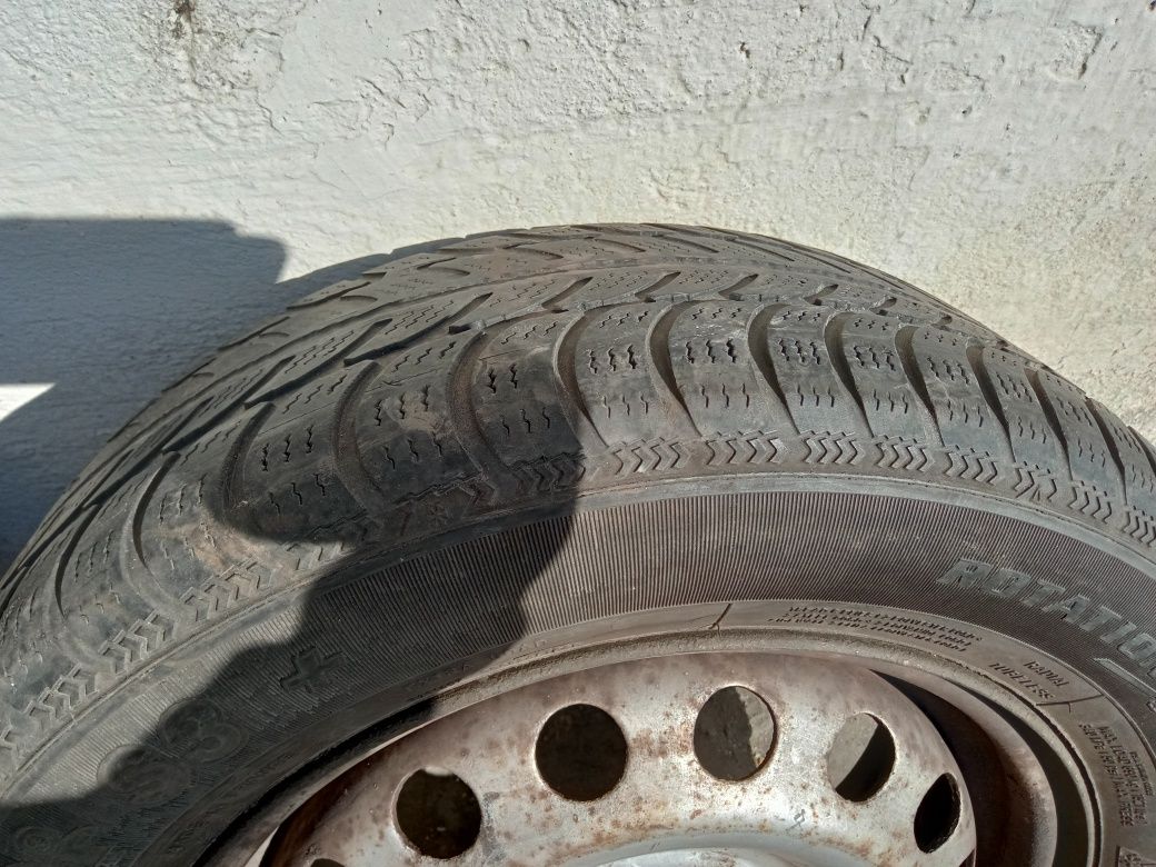 Jante cu cauciucuri de iarnă 195/65 R15