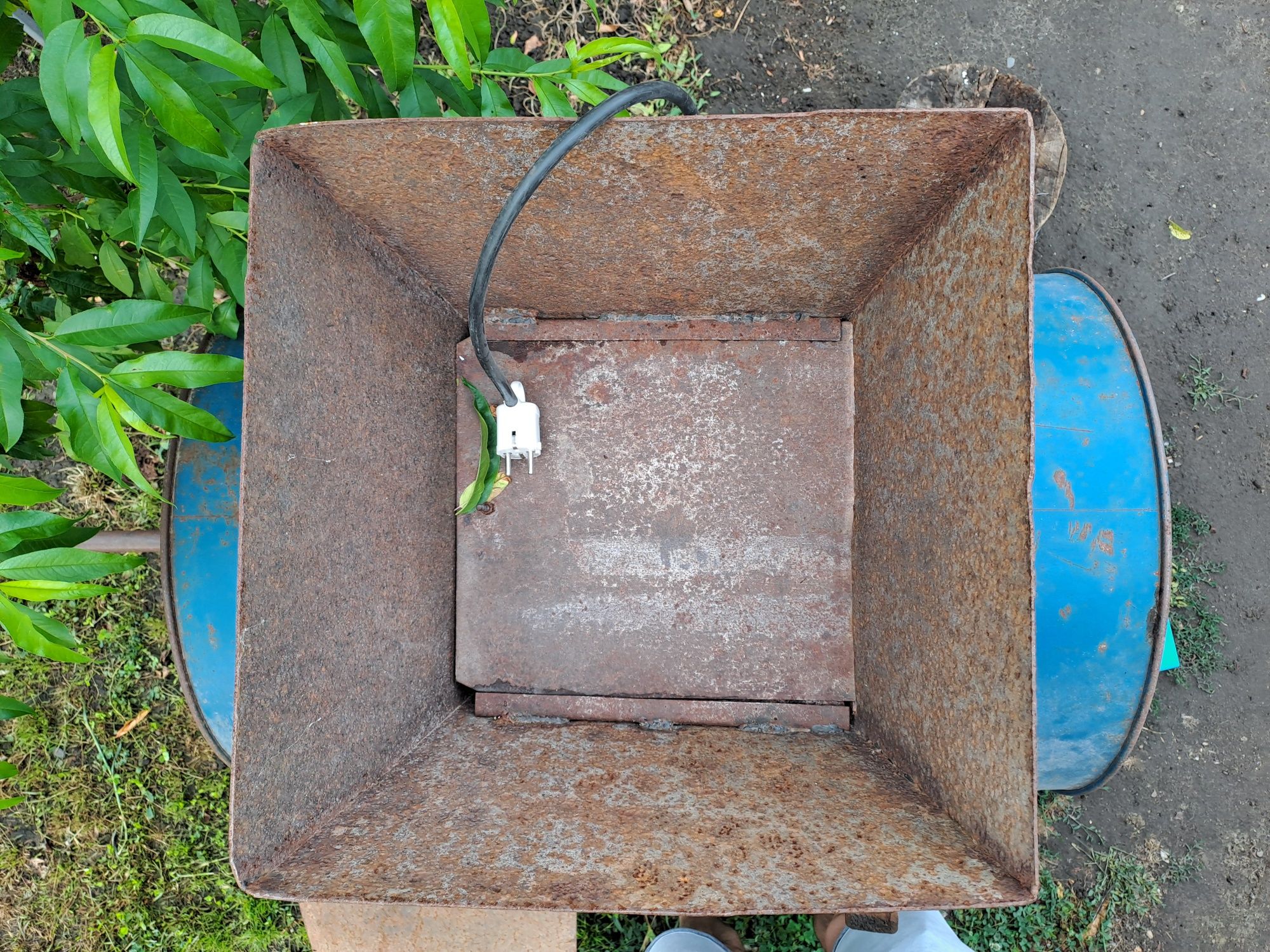 Mașină electrică de curățat porumb