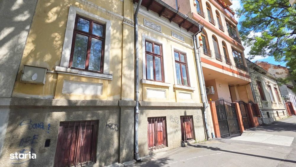 Uranus - O casa de renovat cu potential deosebit!