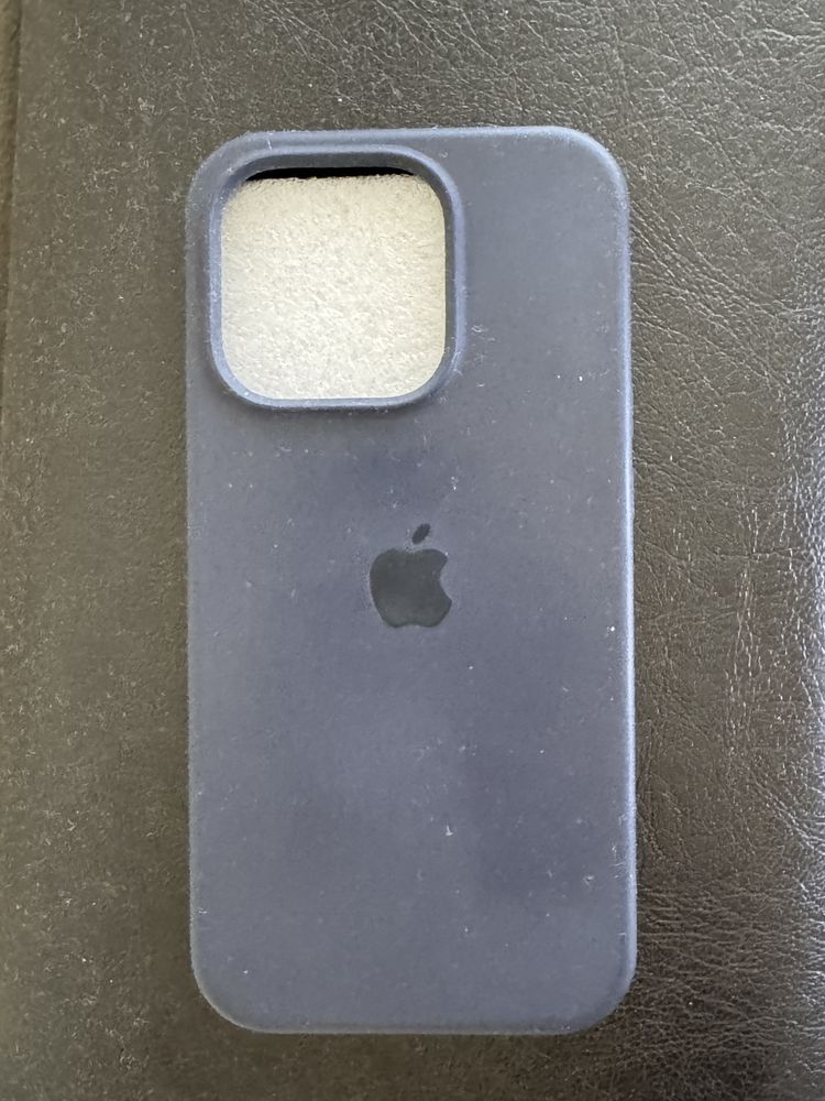 Кейсове за iphone 15 pro по 25лв на кейс