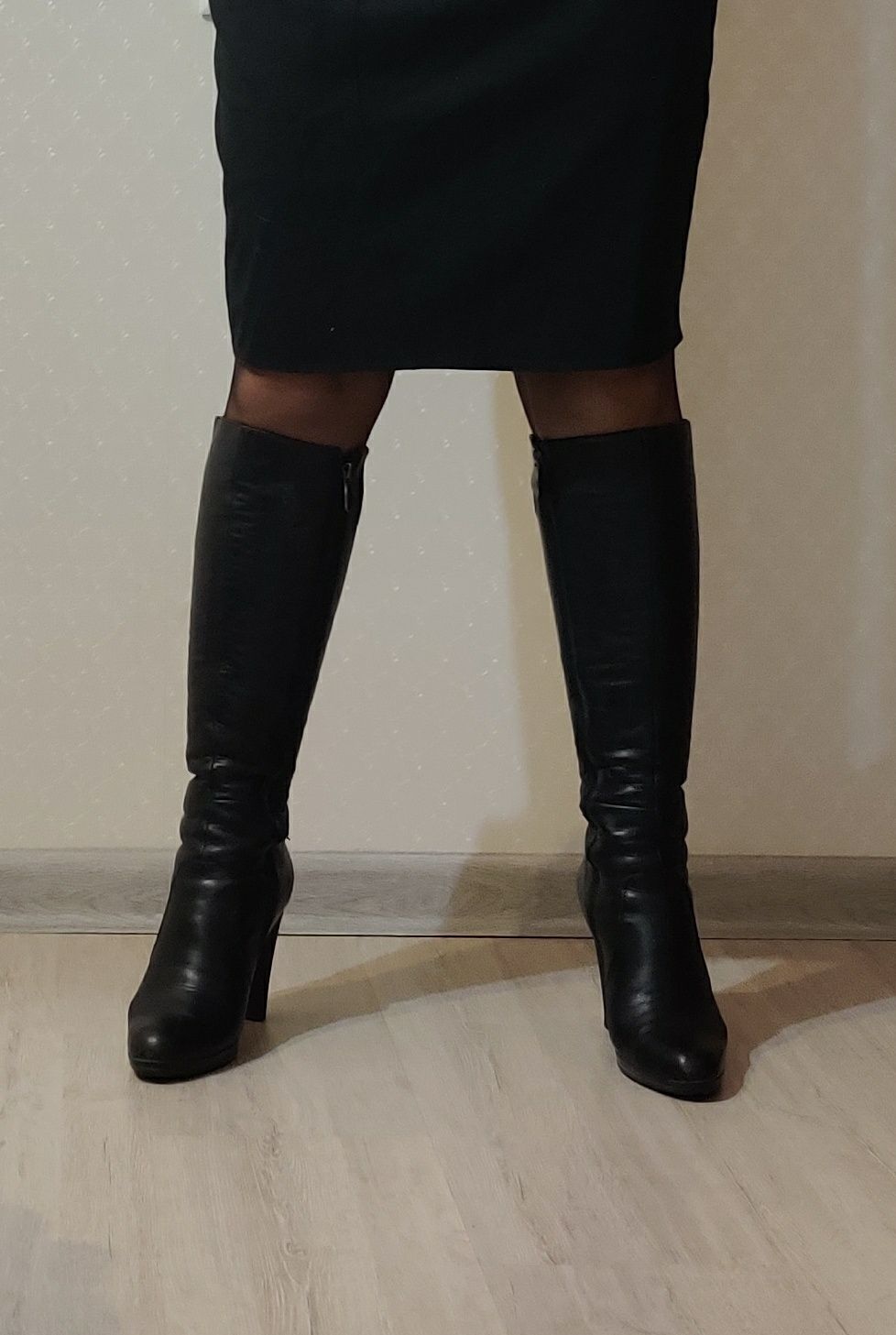 Сапоги зимние, 38 р, на узкую ногу,Абая-Республики