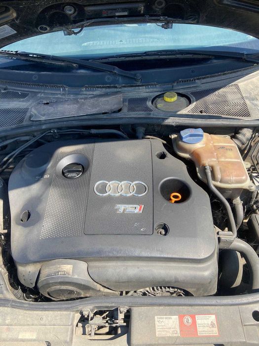 Vand Audi A4 B5 1.9 TDI PD 116CP pentru piese de schimb