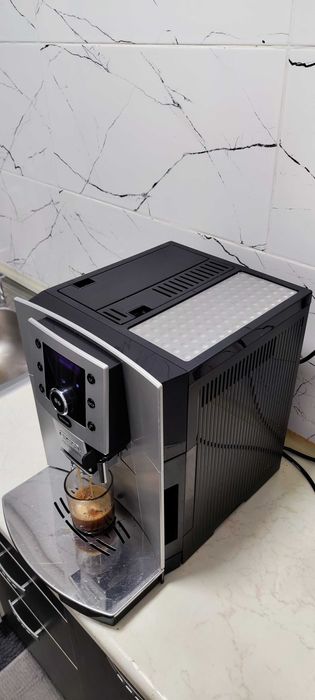 Espressor Automat DeLonghi Perfecta Cappuccino ESAM5500 cu Cafea Boabe
