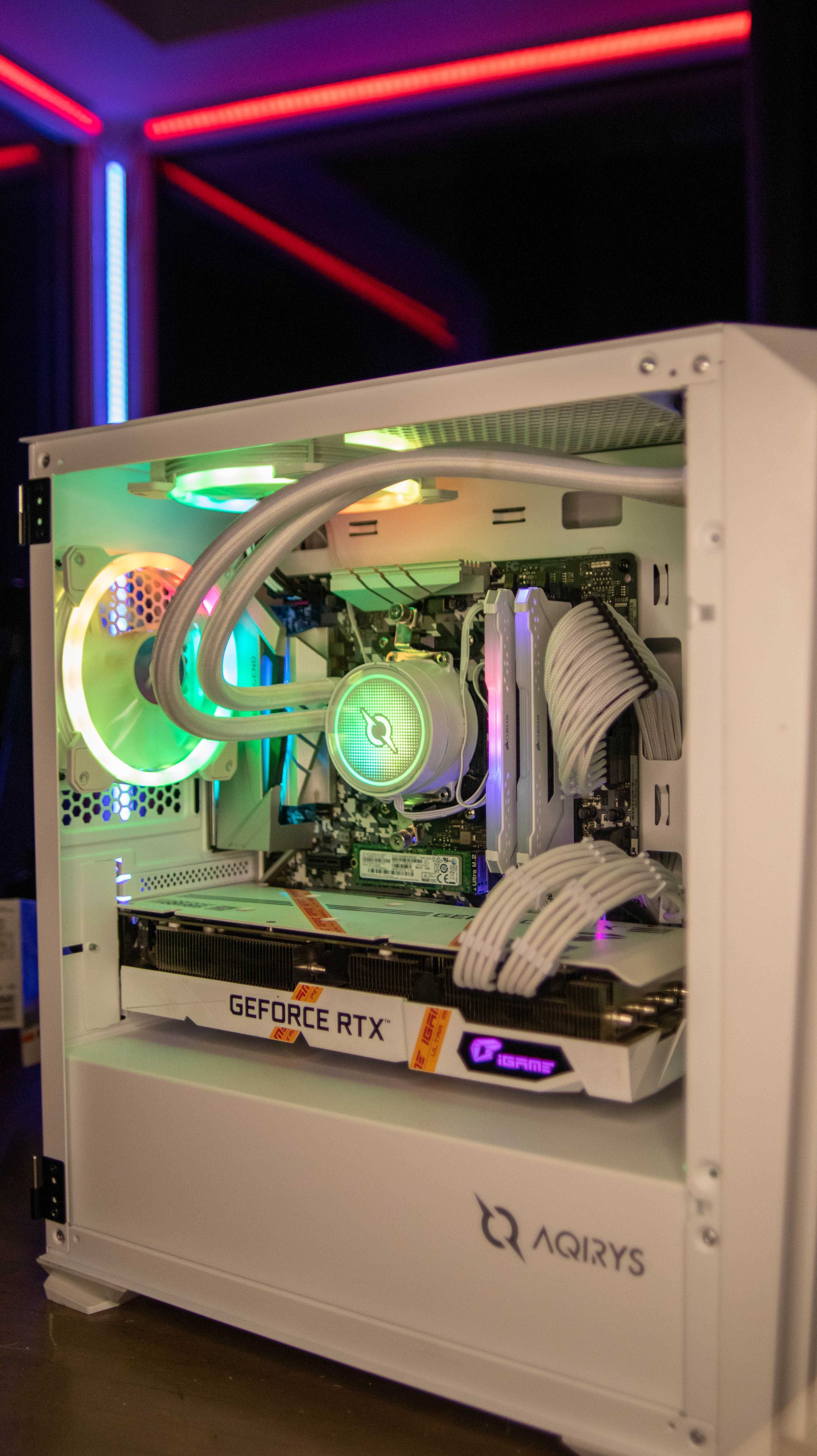 Sistem PC Gaming RTX 3060 12GB White Ryzen 7 3800X RGB 16GB 2.5 TB SSD