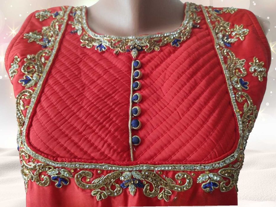 Rochie roșie, nouă, orientală, S