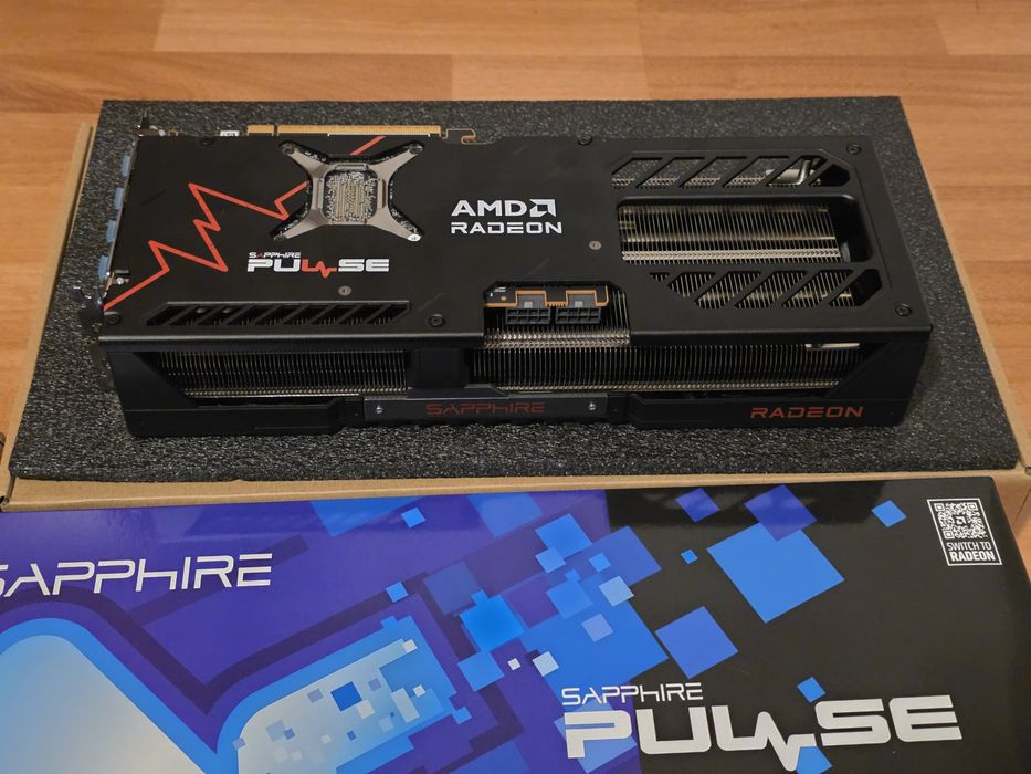 Placa video RX 9070 XT - Garanție 3 ani