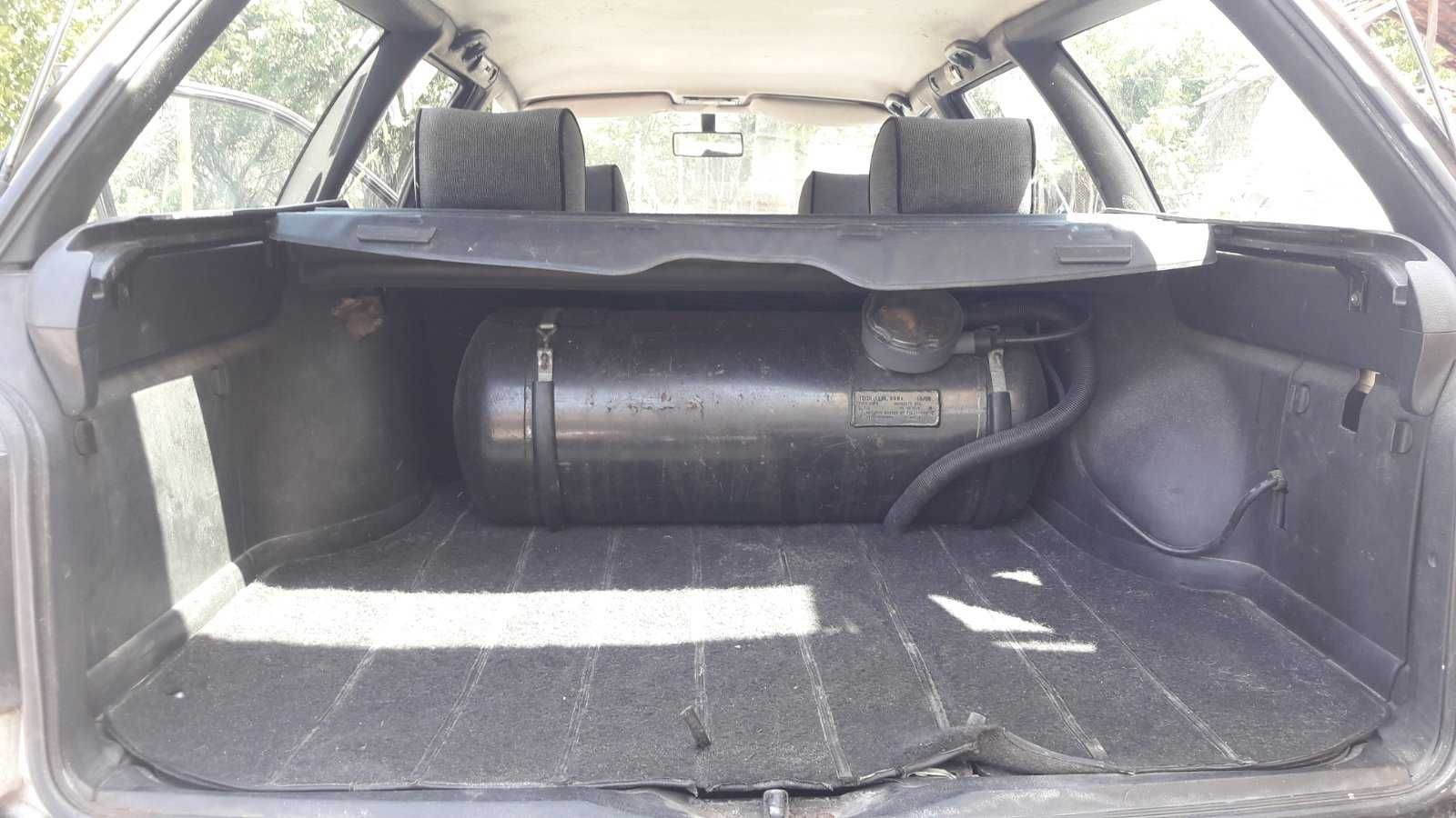 Автомобил Volkswagen