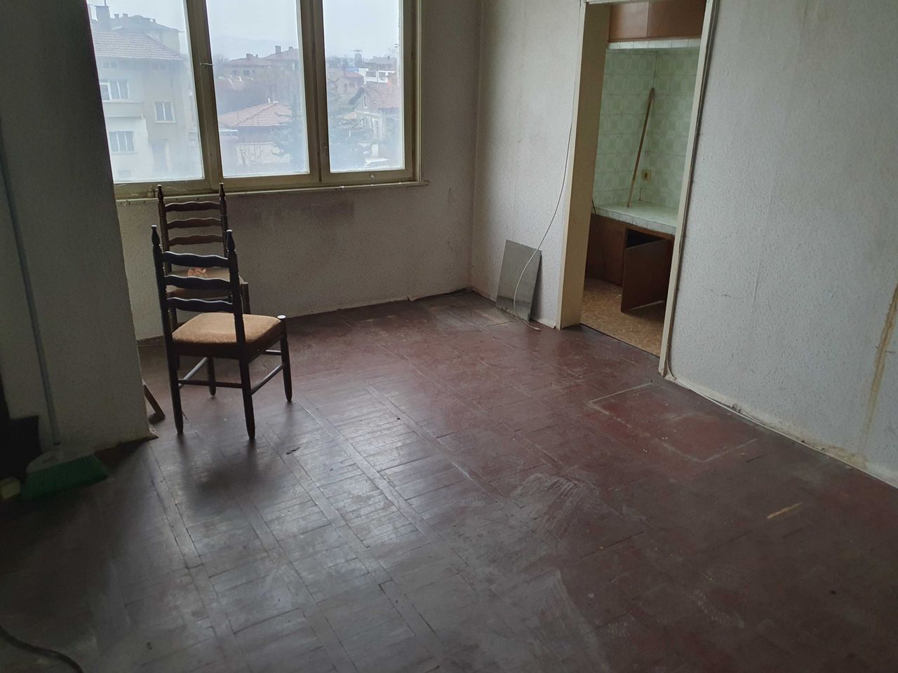 Продава се Двустаен апартамент в Казанлък - 58 кв.м за 1100 €/кв.м - Снимка #2