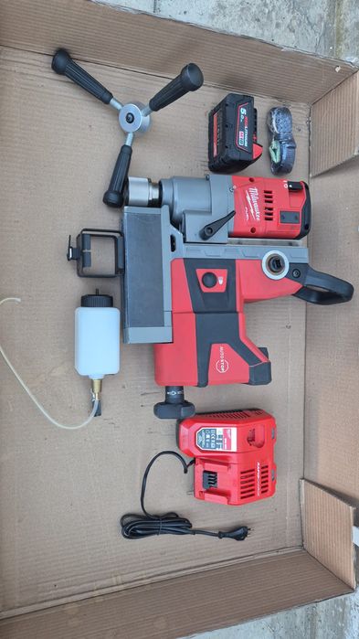 Nou freza Milwaukee 18v bormasina cu talpa magnetica burghiu