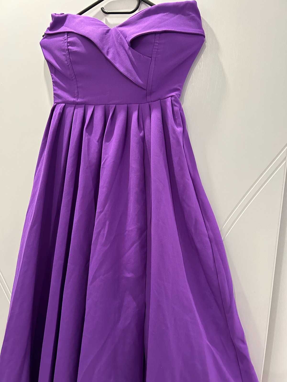 Дълга официална лилава рокля