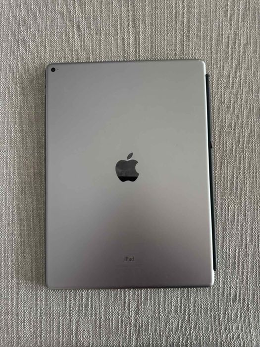 Ipad 12.9 model 1 gen - A1584