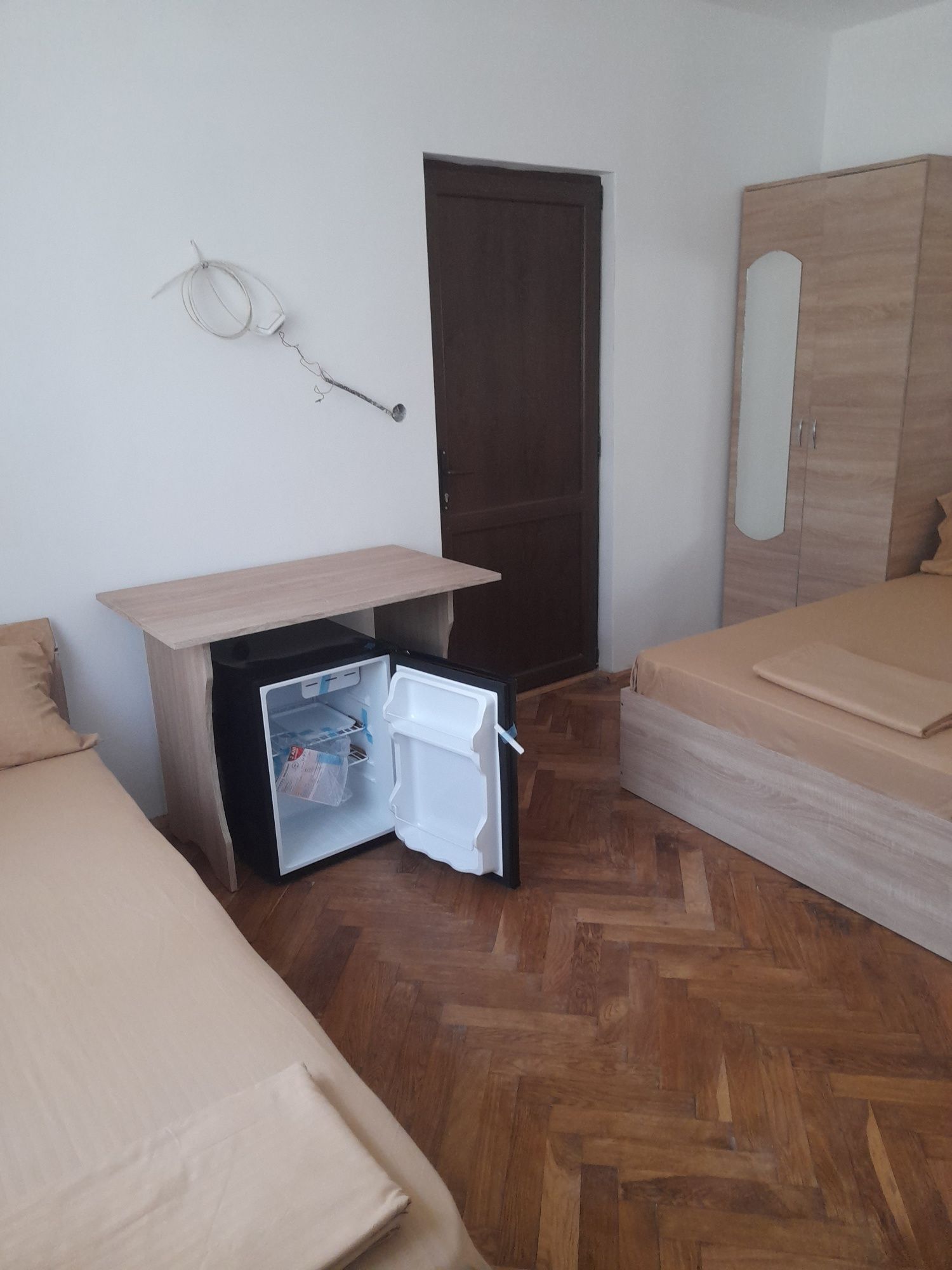 Ofer cazare în Eforie Nord la casa si curte