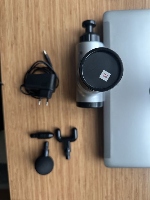 Масажен пистолет (massage gun)- масажьор