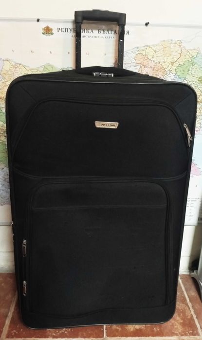 Куфар голям с дръжка на колела