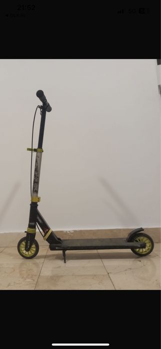 Trotineta verde