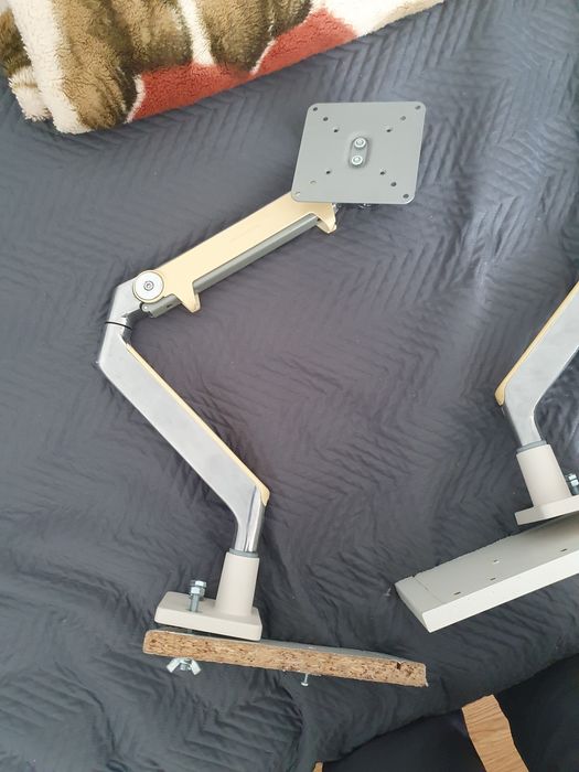 Vand brat Humanscale monitor