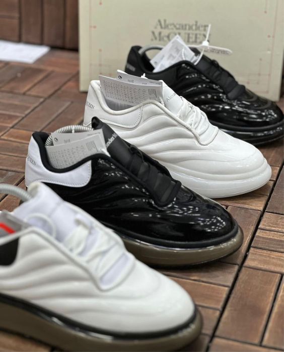 Alexander McQueen Chunky sneakers black