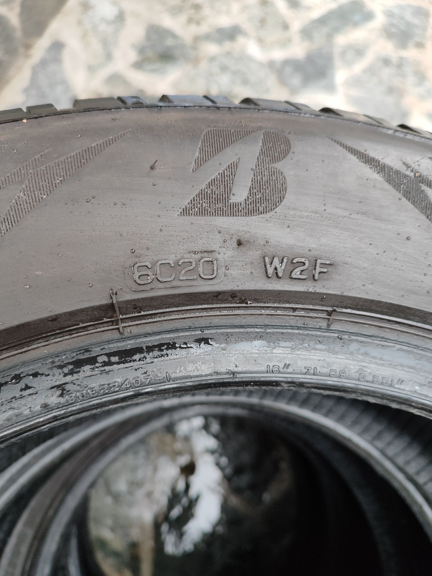 Зимни гуми 205/60/16 Bridgestone LM005