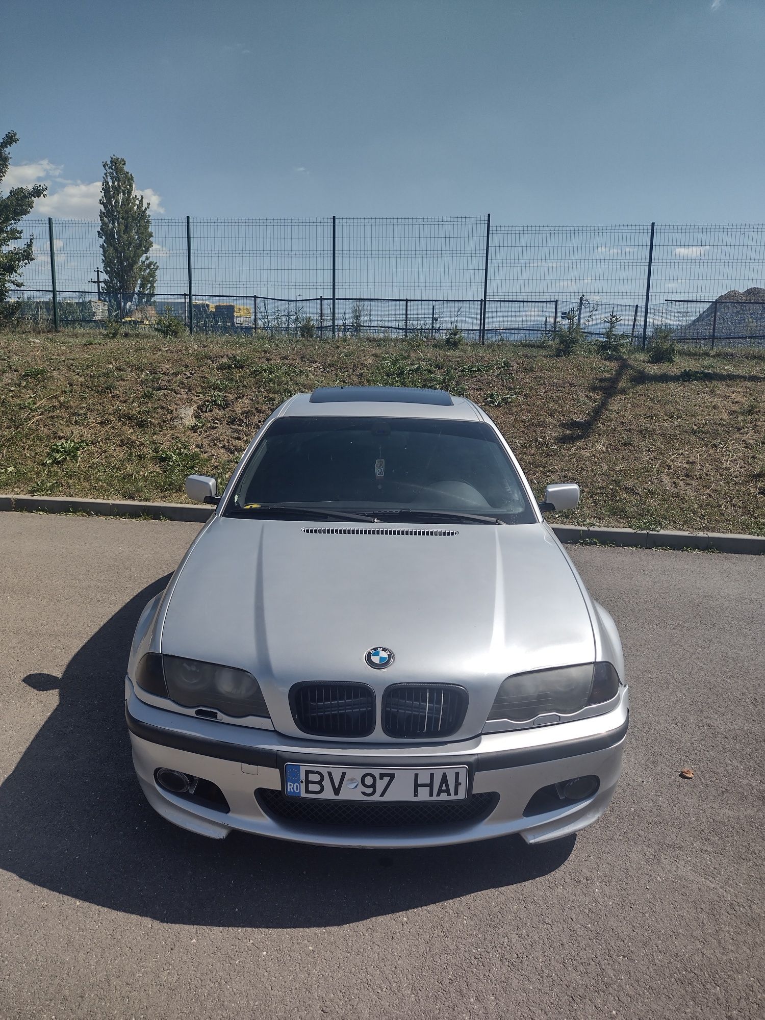 vând BMW e46 320 d