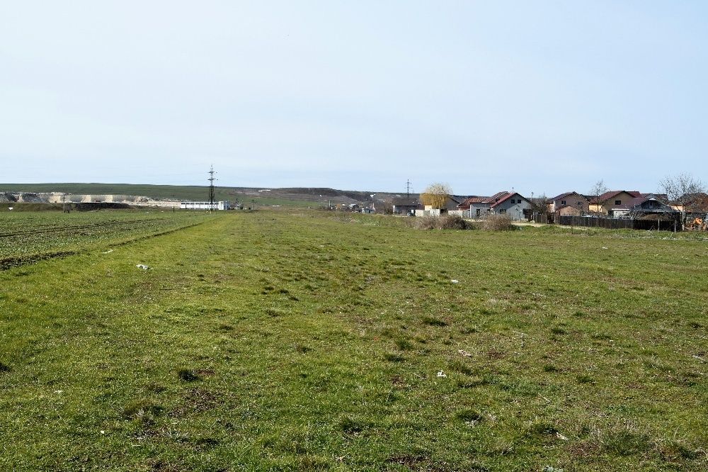 Teren intravilan 4000 mp in Valu,loturi 1000 mp-posibilitate RATE