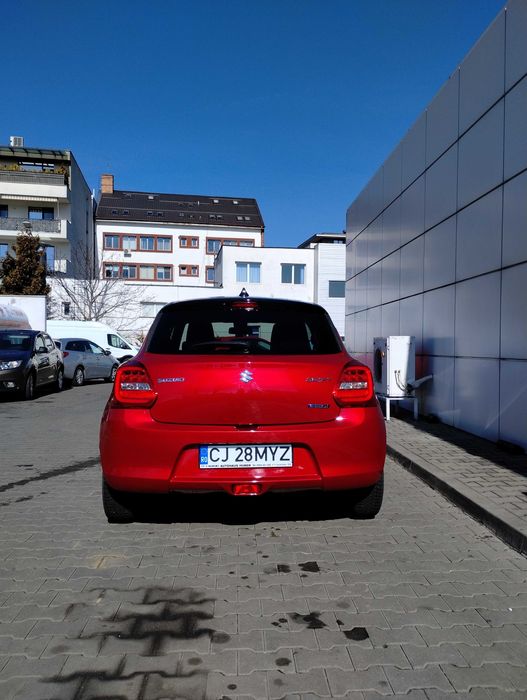 Vând Suzuki Swift 1 L Turbo Hybrid