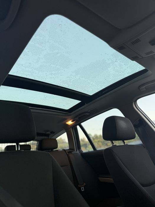 Bmw e91 320d~navi~panorama~bi-xenon~184 cai putere