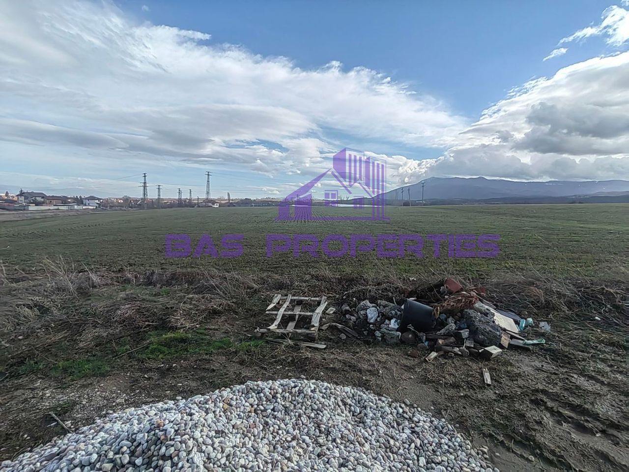 Продава се Парцел в с. Иваняне, Област София-град - 5452 кв.м за 57 €/кв.м - Снимка #4