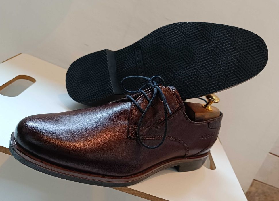 Pantofi derby 41 plain toe premium Bugatti NOI piele naturala moale