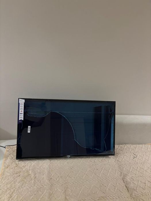 Телевизор Fox 43UP77 109см ! С дефектом не работает экран